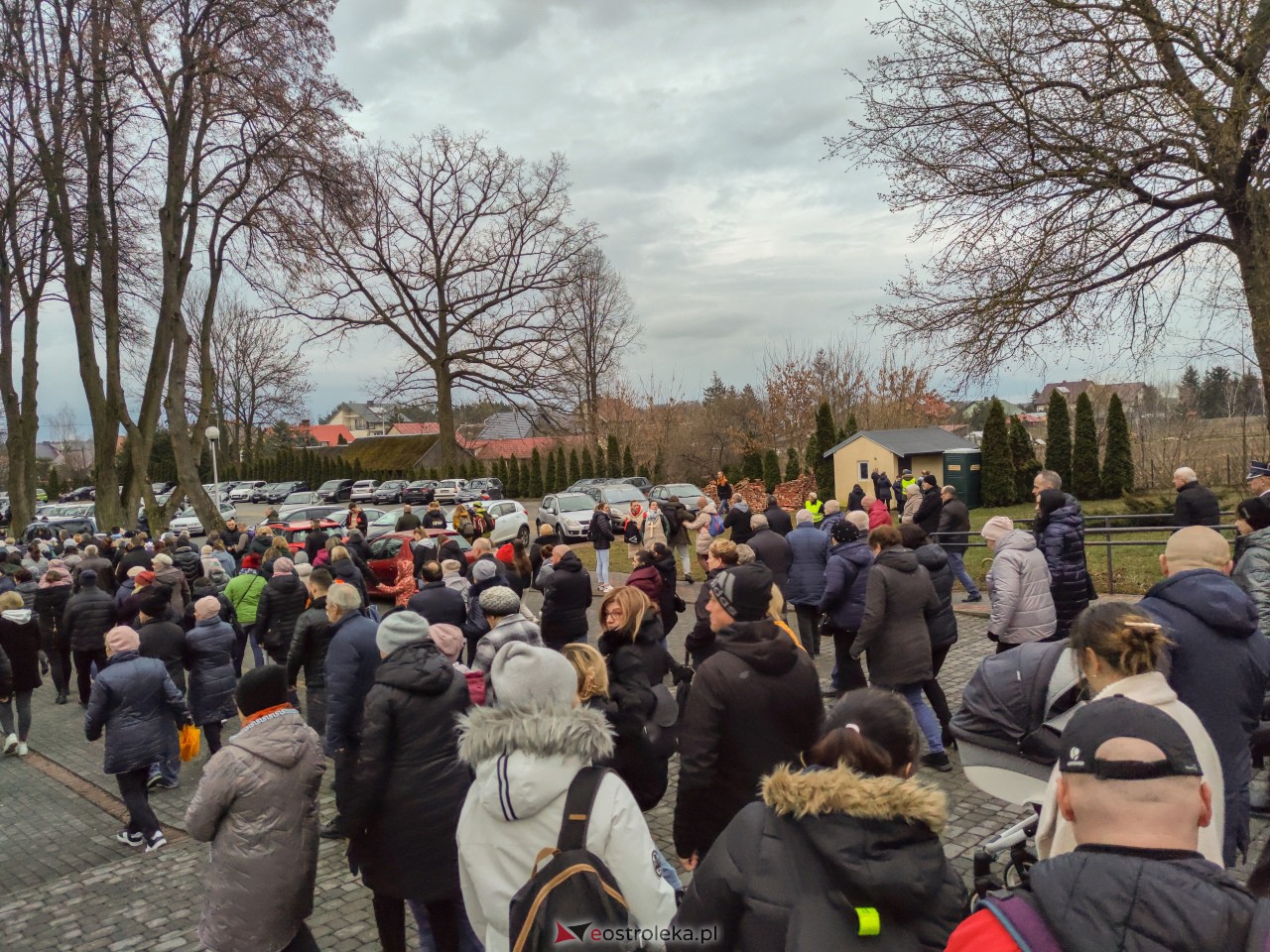 Droga krzyżowa ulicami Baranowa [31.03.2023] - zdjęcie #15 - eOstroleka.pl