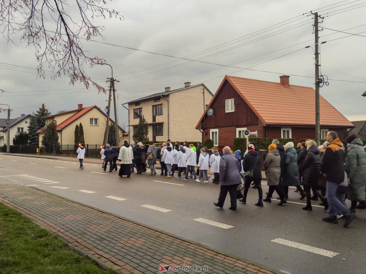 Droga krzyżowa ulicami Baranowa [31.03.2023] - zdjęcie #22 - eOstroleka.pl