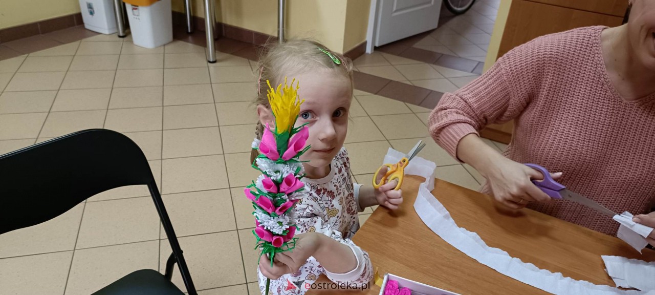 Warsztaty wielkanocne w Klubie przy Studziennej [31.03.2023] - zdjęcie #15 - eOstroleka.pl