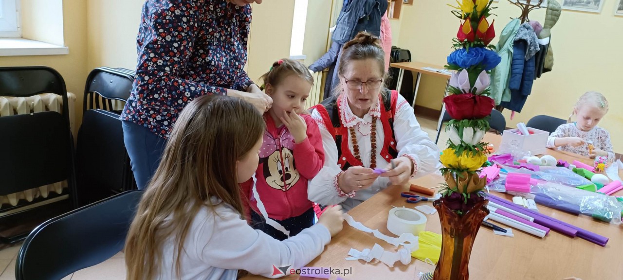 Warsztaty wielkanocne w Klubie przy Studziennej [31.03.2023] - zdjęcie #3 - eOstroleka.pl