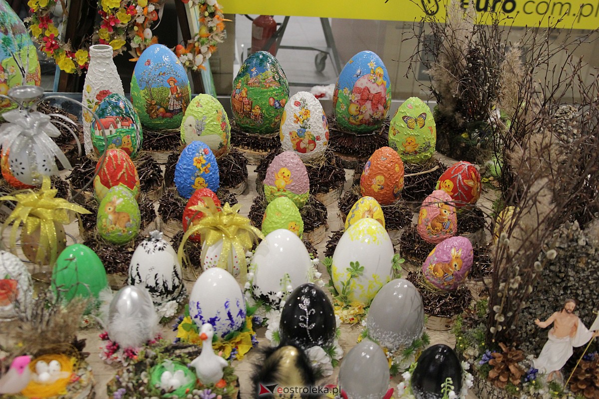 Kiermasz charytatywny w Galerii Bursztynowej [01.04.2023] - zdjęcie #45 - eOstroleka.pl