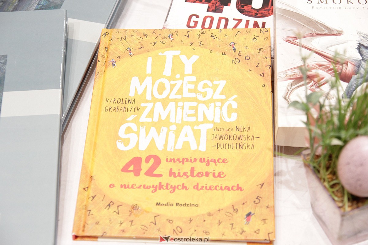 Kiermasz charytatywny w Galerii Bursztynowej [01.04.2023] - zdjęcie #22 - eOstroleka.pl