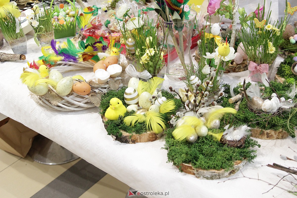 Kiermasz charytatywny w Galerii Bursztynowej [01.04.2023] - zdjęcie #12 - eOstroleka.pl