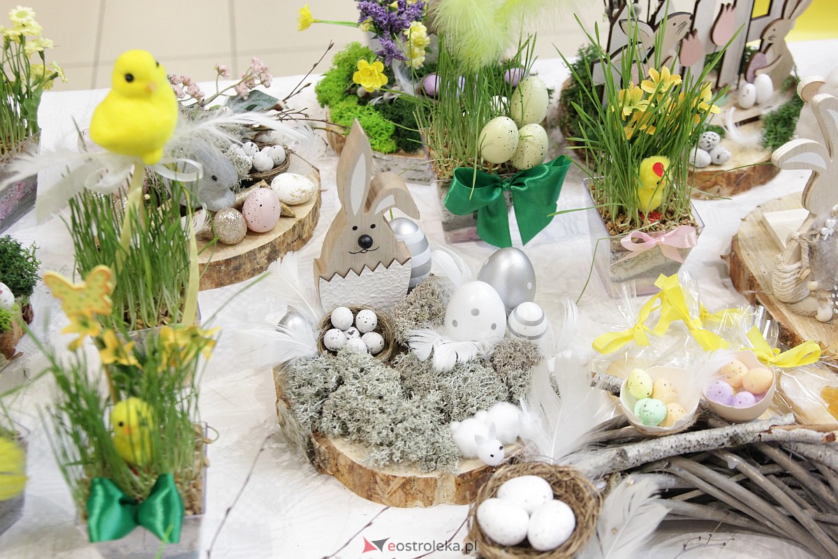 Kiermasz charytatywny w Galerii Bursztynowej [01.04.2023] - zdjęcie #9 - eOstroleka.pl