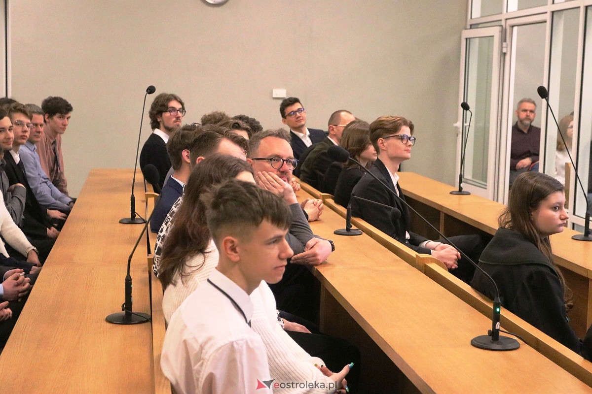 Symulowana rozprawa w Sądzie Okręgowym [01.04.2023] - zdjęcie #27 - eOstroleka.pl