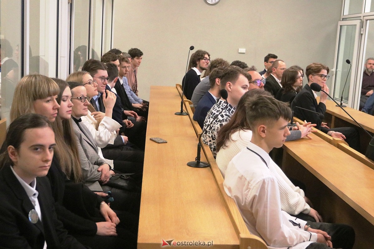 Symulowana rozprawa w Sądzie Okręgowym [01.04.2023] - zdjęcie #4 - eOstroleka.pl