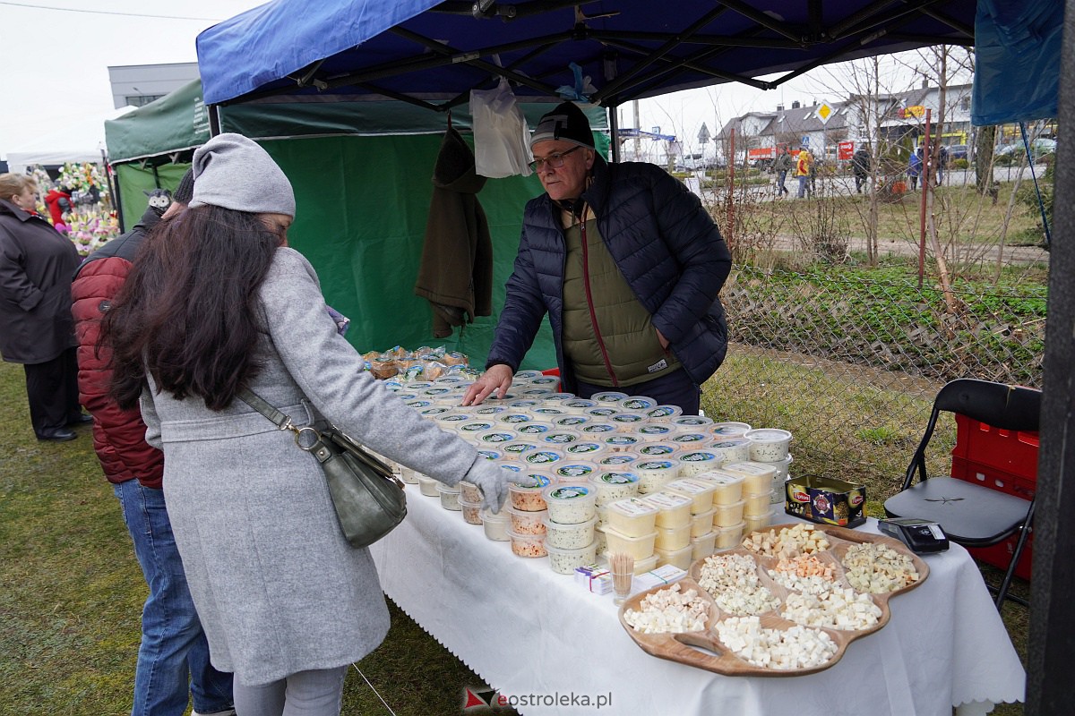 Niedzieli Palmowej w Łysych - kiermasz [02.04.2023] - zdjęcie #137 - eOstroleka.pl