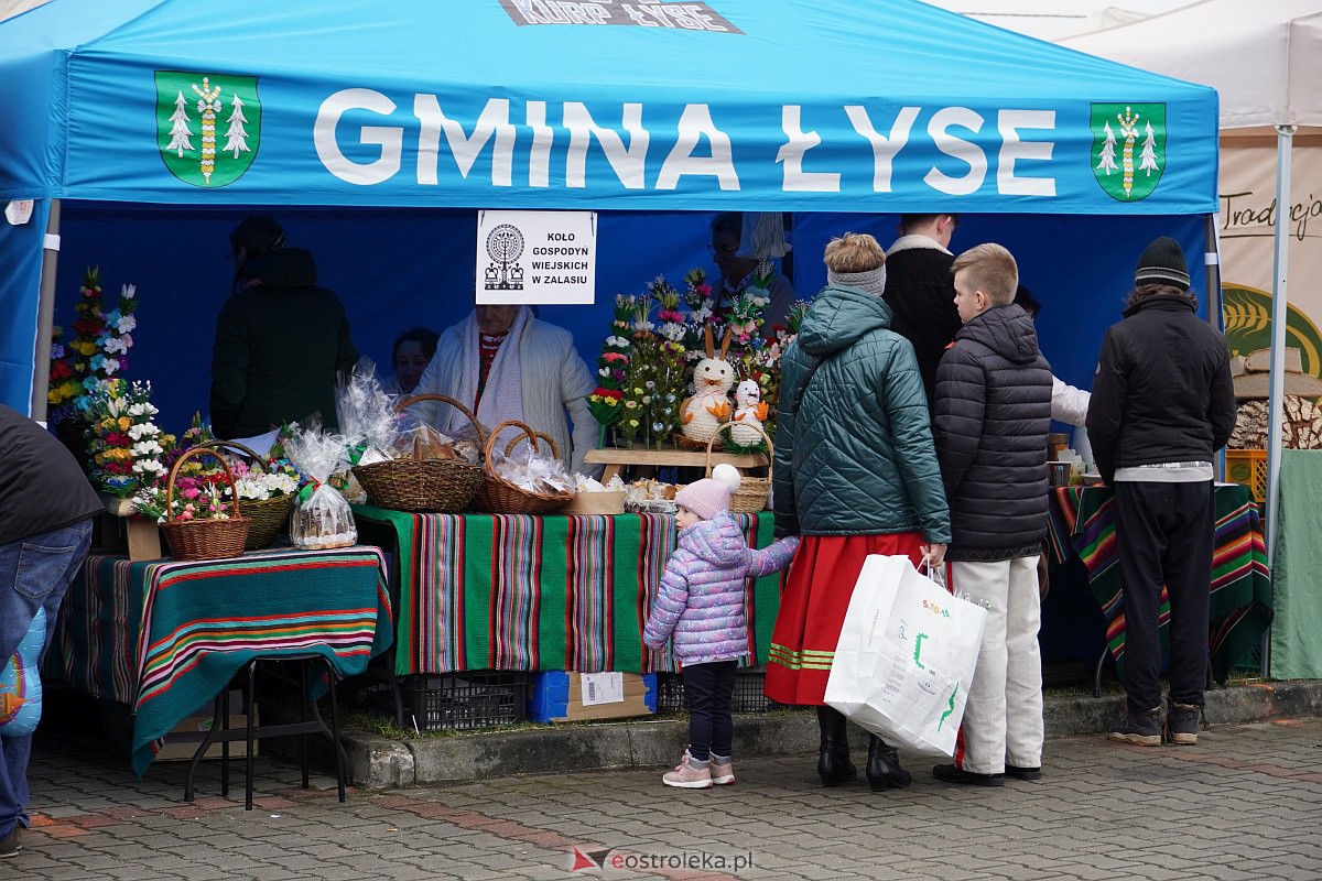 Niedzieli Palmowej w Łysych - kiermasz [02.04.2023] - zdjęcie #104 - eOstroleka.pl
