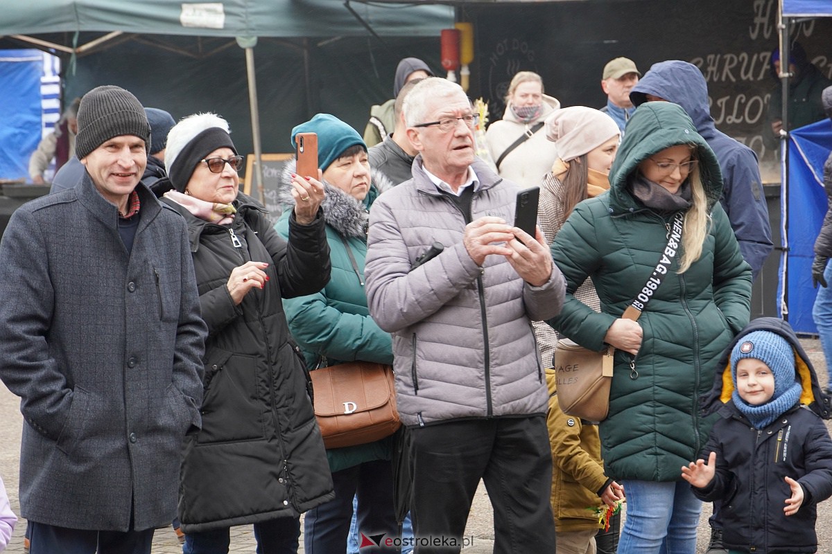 Niedzieli Palmowej w Łysych - kiermasz [02.04.2023] - zdjęcie #60 - eOstroleka.pl