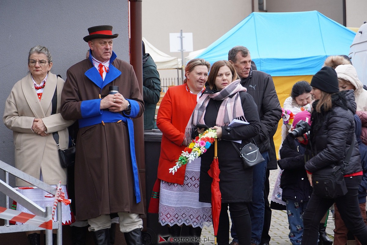 Niedzieli Palmowej w Łysych - kiermasz [02.04.2023] - zdjęcie #34 - eOstroleka.pl