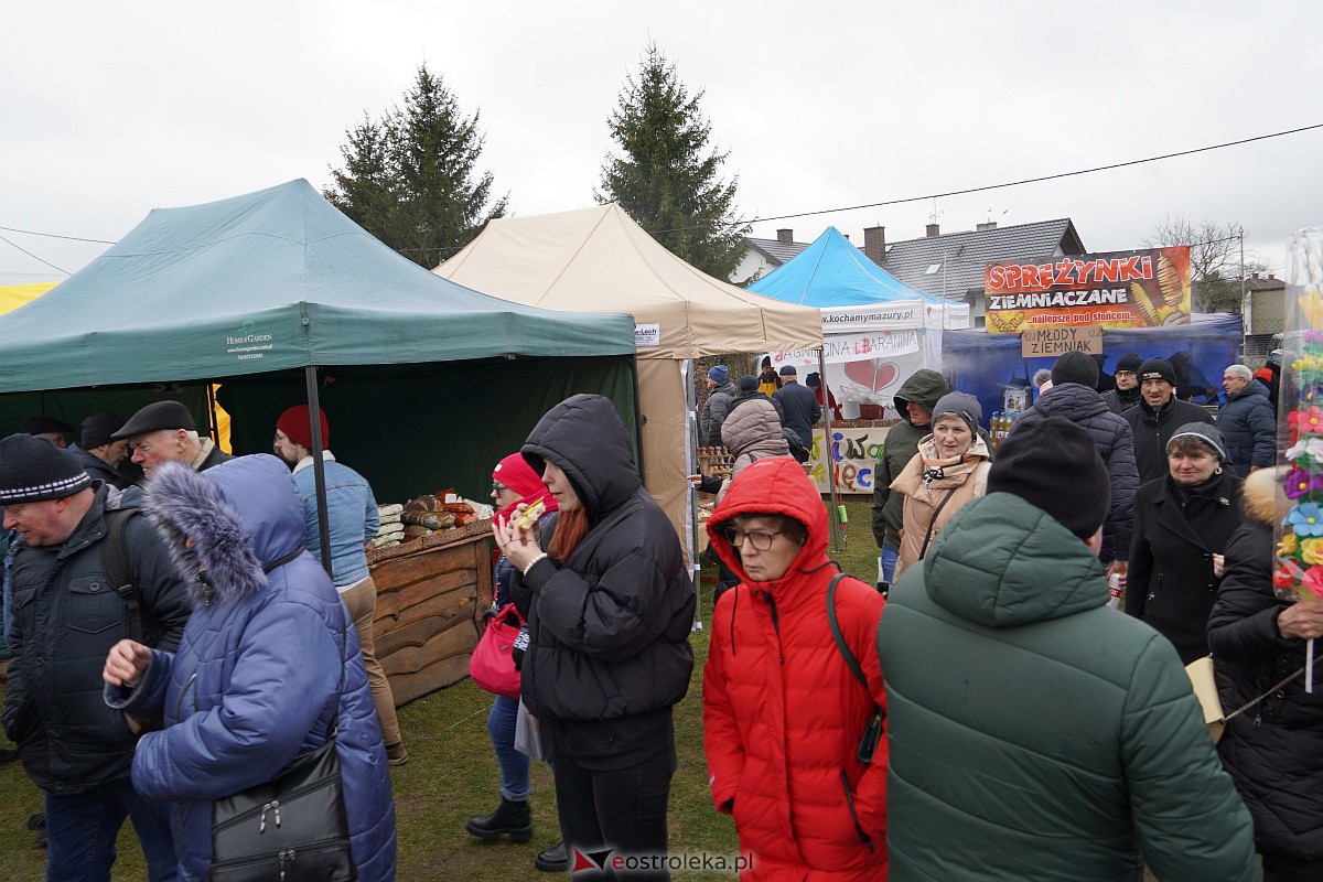 Niedzieli Palmowej w Łysych - kiermasz [02.04.2023] - zdjęcie #44 - eOstroleka.pl