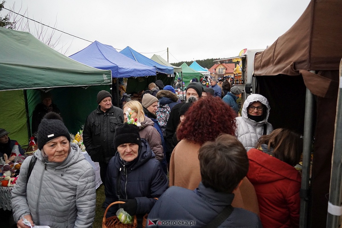 Niedzieli Palmowej w Łysych - kiermasz [02.04.2023] - zdjęcie #14 - eOstroleka.pl