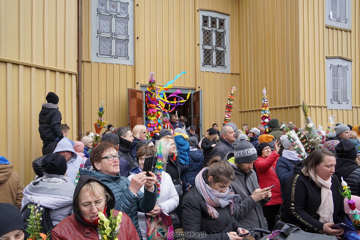 Procesja Niedzieli Palmowej w Łysych [02.04.2023] - zdjęcie #120 - eOstroleka.pl