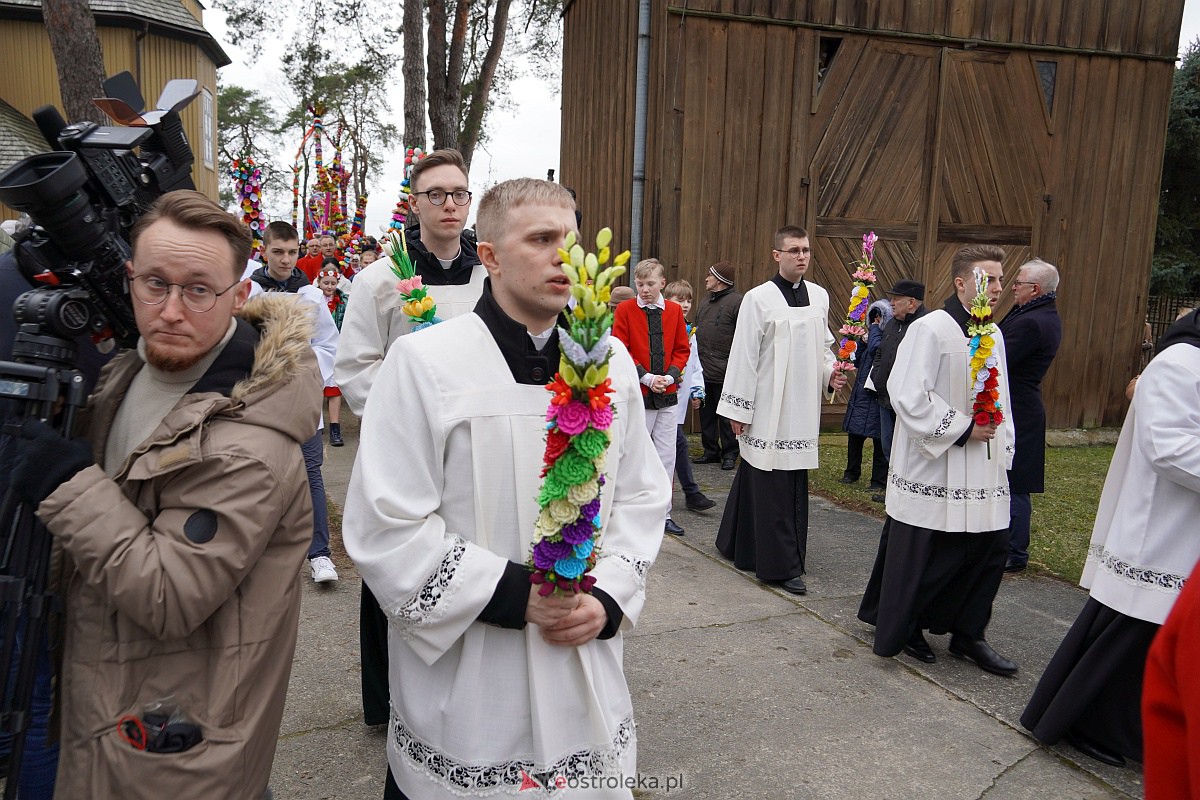 Procesja Niedzieli Palmowej w Łysych [02.04.2023] - zdjęcie #195 - eOstroleka.pl