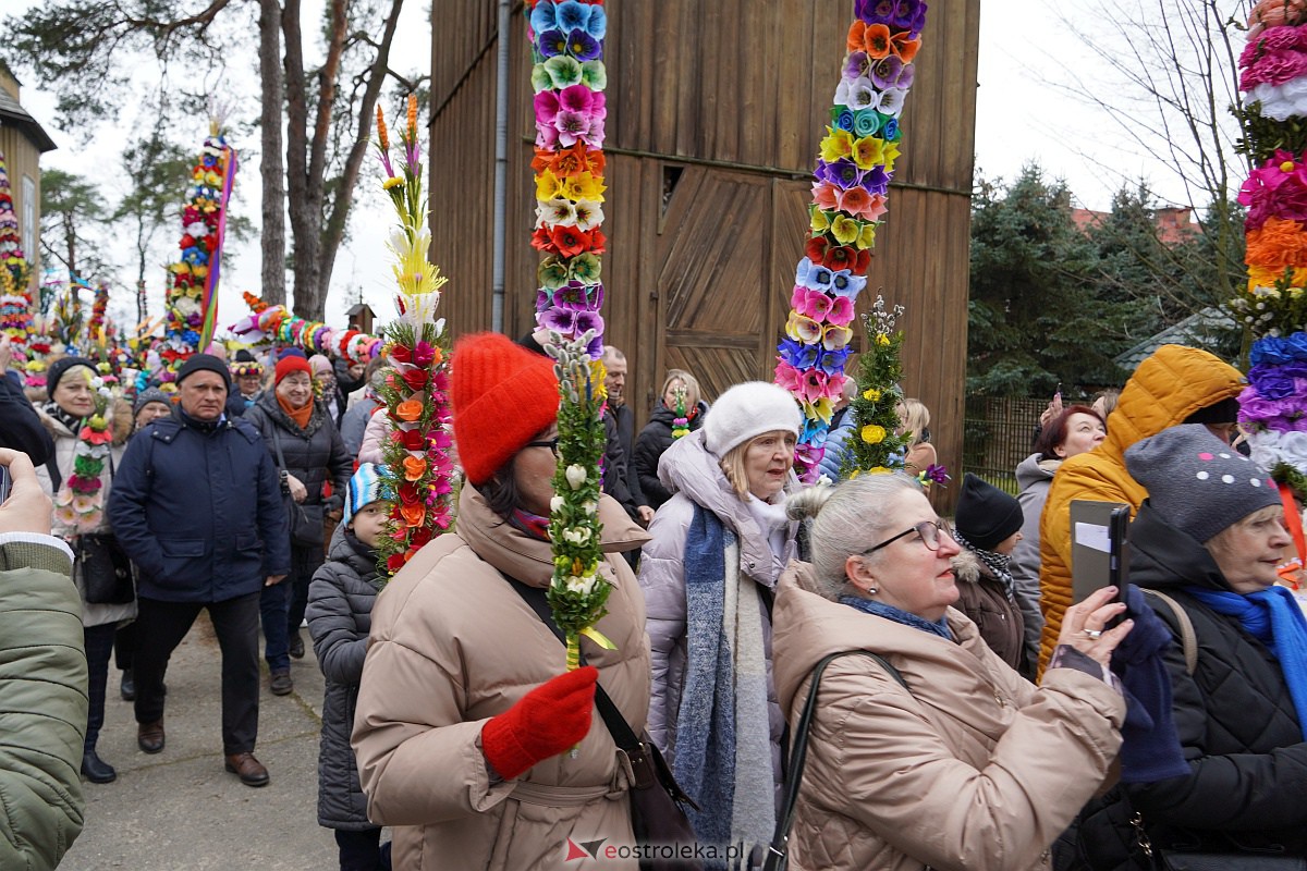 Procesja Niedzieli Palmowej w Łysych [02.04.2023] - zdjęcie #260 - eOstroleka.pl