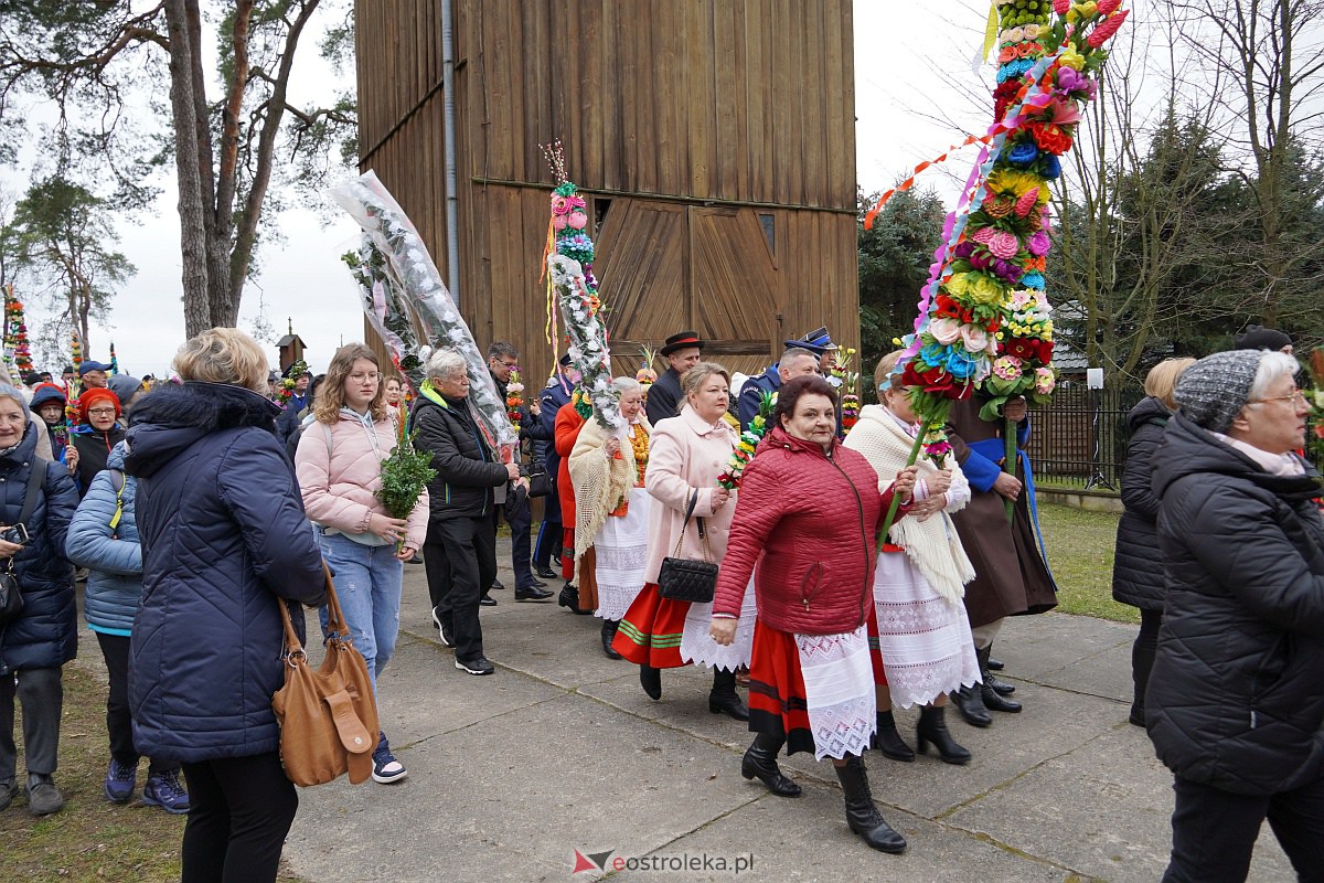Procesja Niedzieli Palmowej w Łysych [02.04.2023] - zdjęcie #282 - eOstroleka.pl