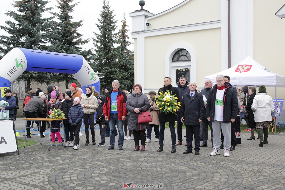 Samorządowcy z Ostrołęki w hołdzie Papieżowi Polakowi [02.04.2023] - zdjęcie #15 - eOstroleka.pl