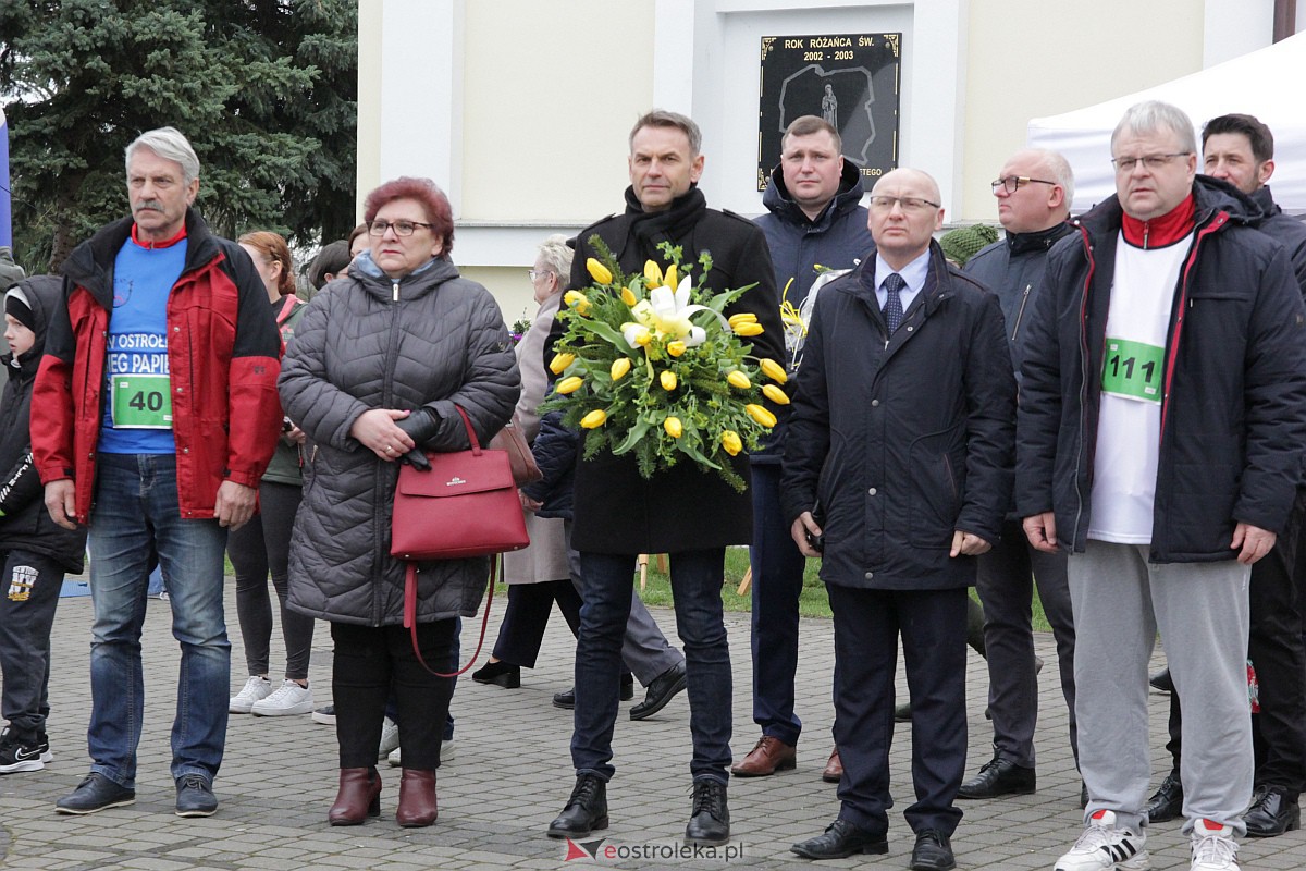 Samorządowcy z Ostrołęki w hołdzie Papieżowi Polakowi [02.04.2023] - zdjęcie #13 - eOstroleka.pl