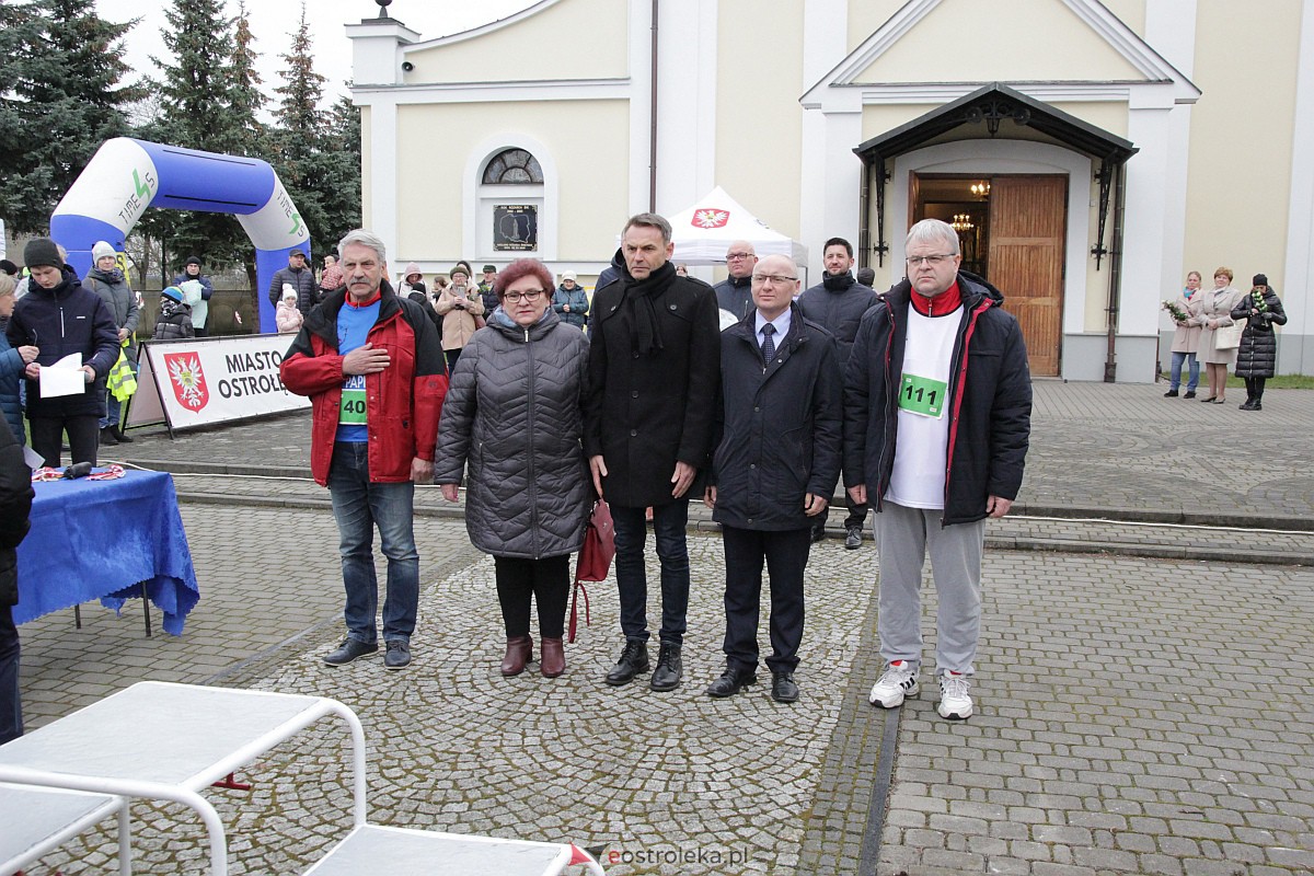 Samorządowcy z Ostrołęki w hołdzie Papieżowi Polakowi [02.04.2023] - zdjęcie #4 - eOstroleka.pl