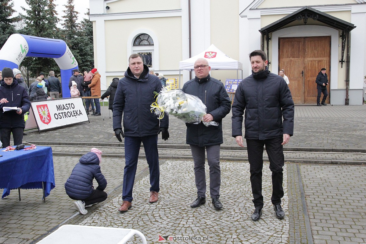 Samorządowcy z Ostrołęki w hołdzie Papieżowi Polakowi [02.04.2023] - zdjęcie #3 - eOstroleka.pl