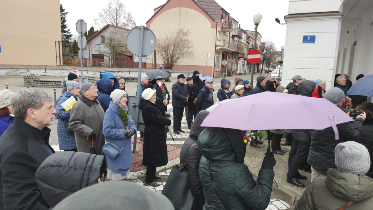 Ostrołęka oddała hołd Janowi Pawłowi II [02.04.2023] - zdjęcie #1 - eOstroleka.pl