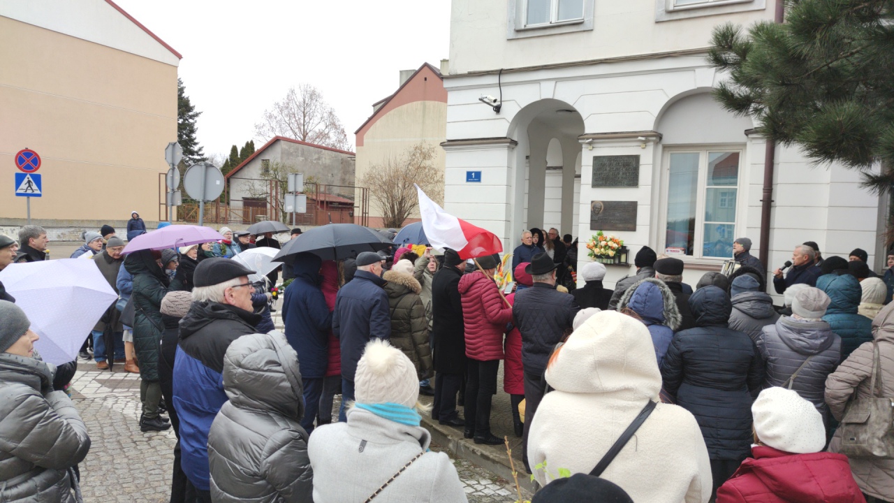 Ostrołęka oddała hołd Janowi Pawłowi II [02.04.2023] - zdjęcie #3 - eOstroleka.pl