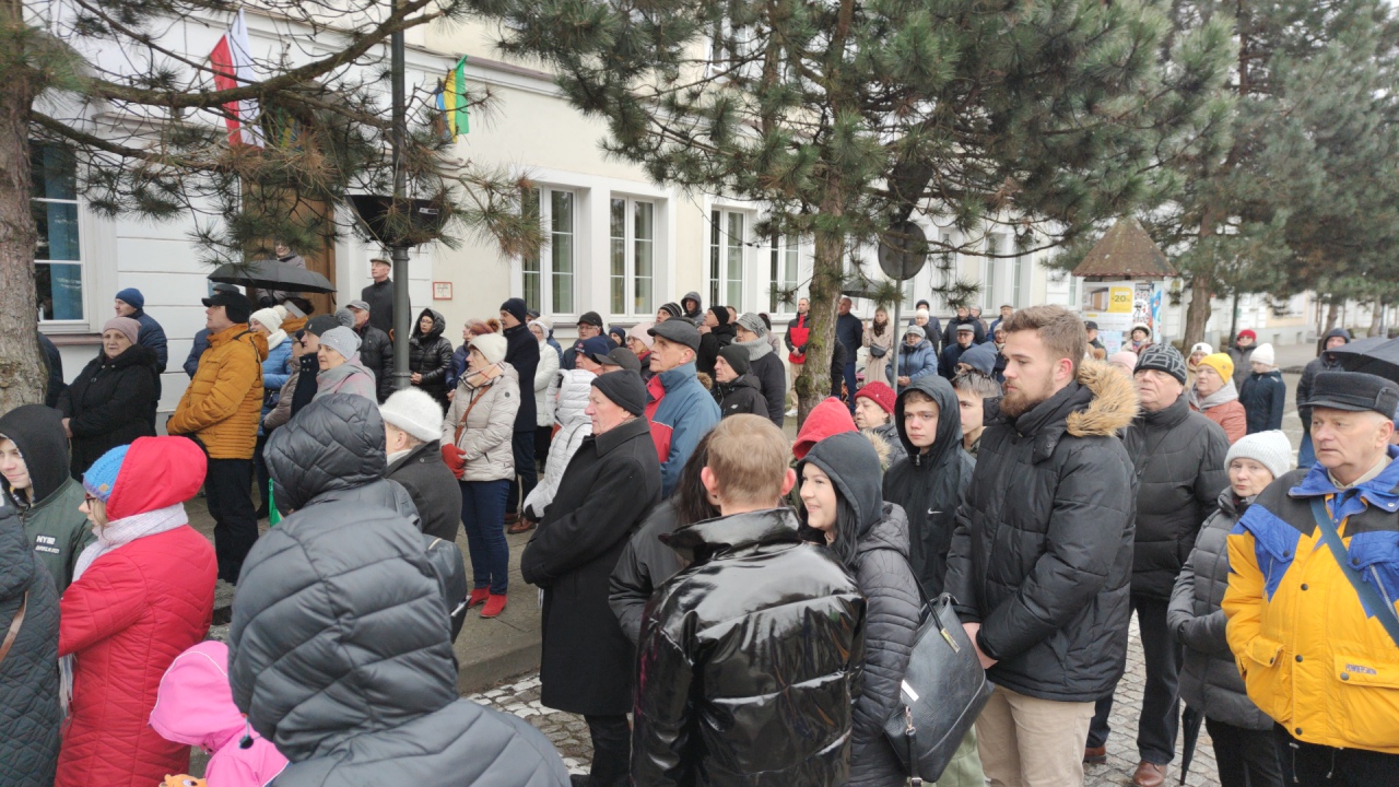 Ostrołęka oddała hołd Janowi Pawłowi II [02.04.2023] - zdjęcie #4 - eOstroleka.pl