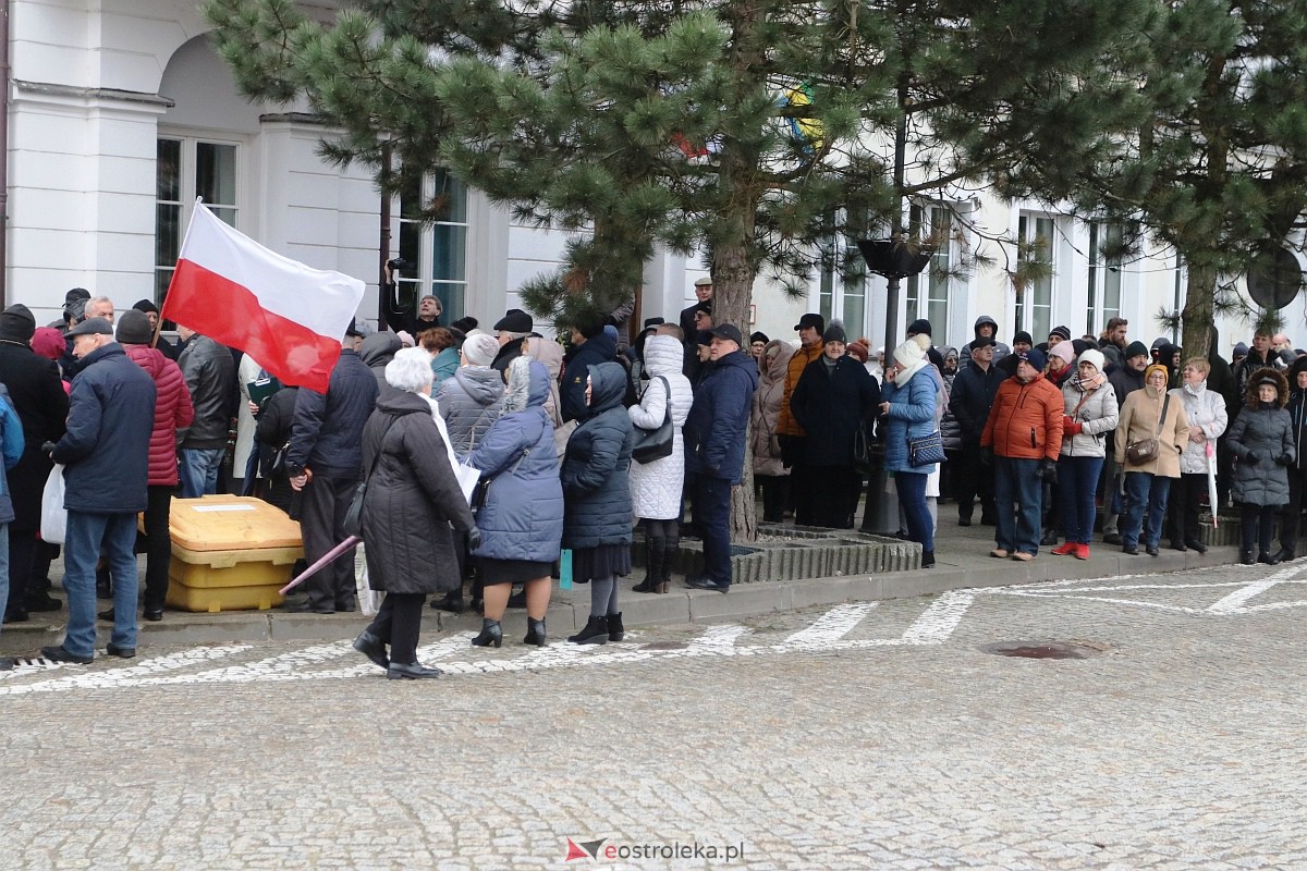 Ostrołęka oddała hołd Janowi Pawłowi II [02.04.2023] - zdjęcie #73 - eOstroleka.pl