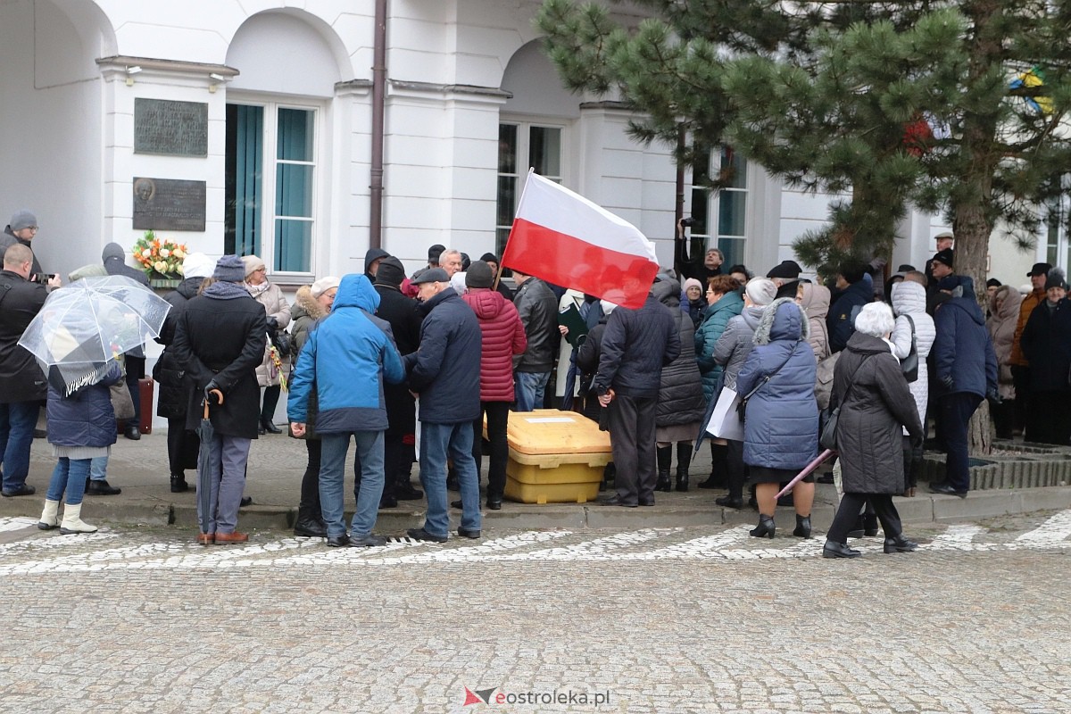 Ostrołęka oddała hołd Janowi Pawłowi II [02.04.2023] - zdjęcie #72 - eOstroleka.pl