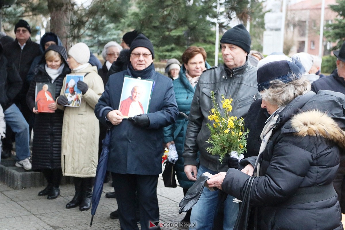 Ostrołęka oddała hołd Janowi Pawłowi II [02.04.2023] - zdjęcie #67 - eOstroleka.pl
