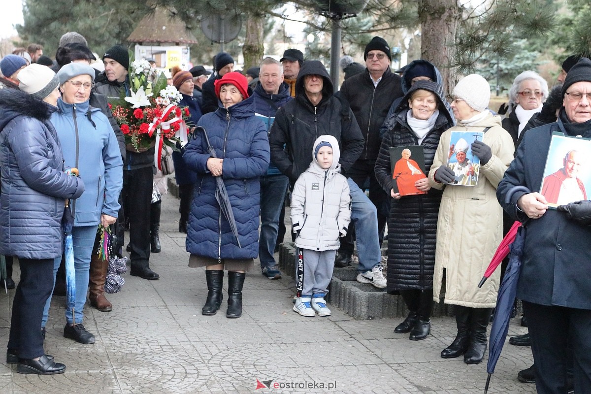 Ostrołęka oddała hołd Janowi Pawłowi II [02.04.2023] - zdjęcie #66 - eOstroleka.pl