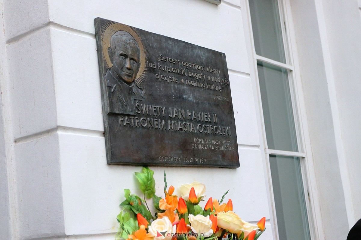 Ostrołęka oddała hołd Janowi Pawłowi II [02.04.2023] - zdjęcie #59 - eOstroleka.pl