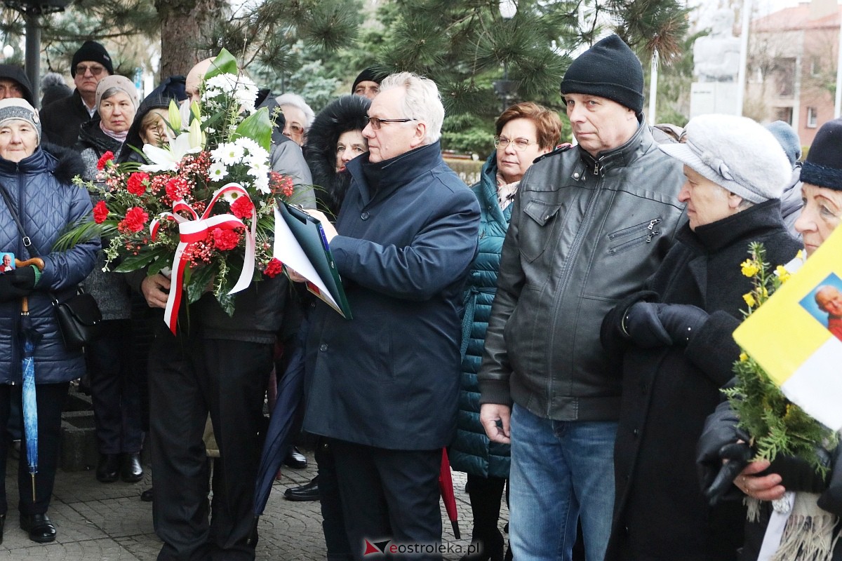 Ostrołęka oddała hołd Janowi Pawłowi II [02.04.2023] - zdjęcie #56 - eOstroleka.pl