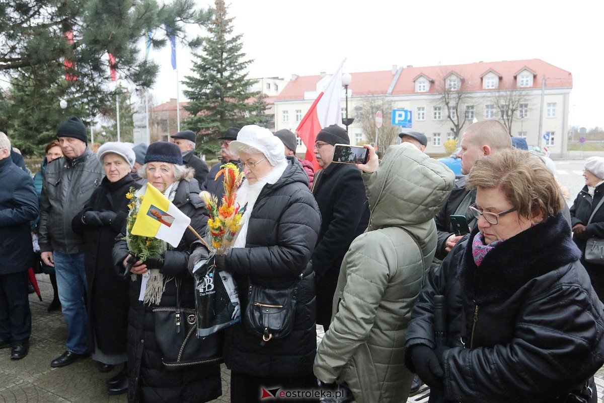 Ostrołęka oddała hołd Janowi Pawłowi II [02.04.2023] - zdjęcie #52 - eOstroleka.pl