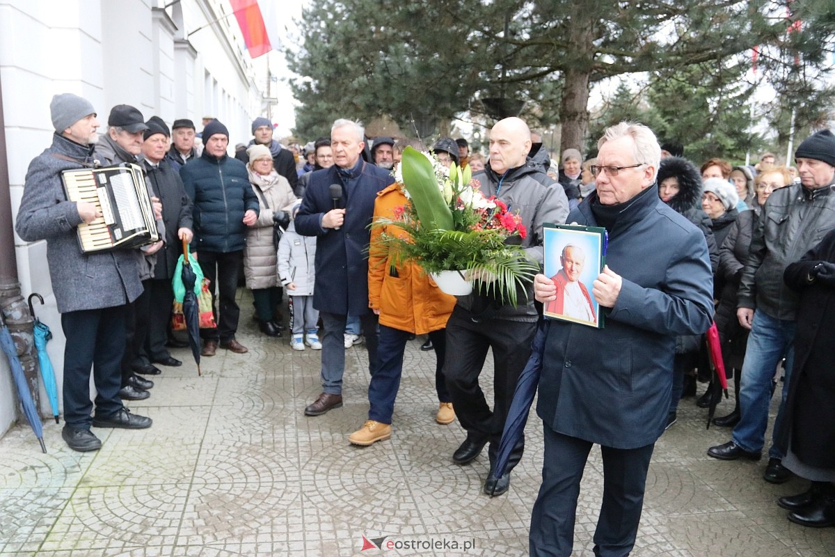 Ostrołęka oddała hołd Janowi Pawłowi II [02.04.2023] - zdjęcie #46 - eOstroleka.pl