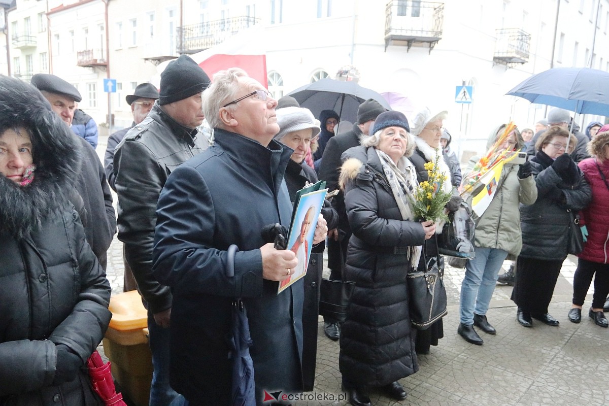 Ostrołęka oddała hołd Janowi Pawłowi II [02.04.2023] - zdjęcie #40 - eOstroleka.pl
