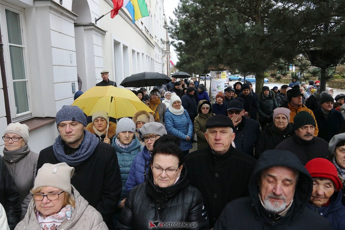 Ostrołęka oddała hołd Janowi Pawłowi II [02.04.2023] - zdjęcie #39 - eOstroleka.pl