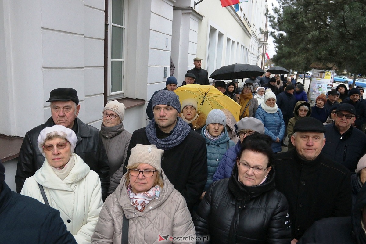 Ostrołęka oddała hołd Janowi Pawłowi II [02.04.2023] - zdjęcie #38 - eOstroleka.pl