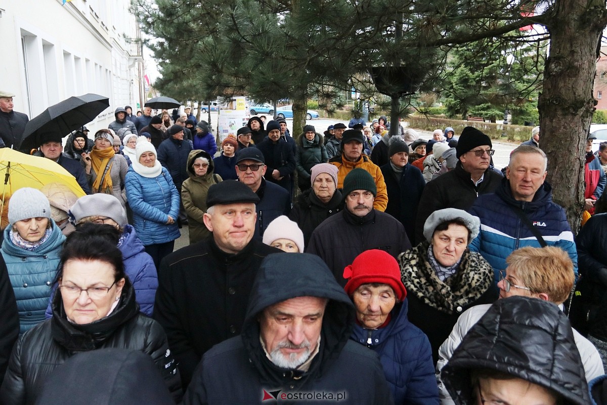 Ostrołęka oddała hołd Janowi Pawłowi II [02.04.2023] - zdjęcie #37 - eOstroleka.pl