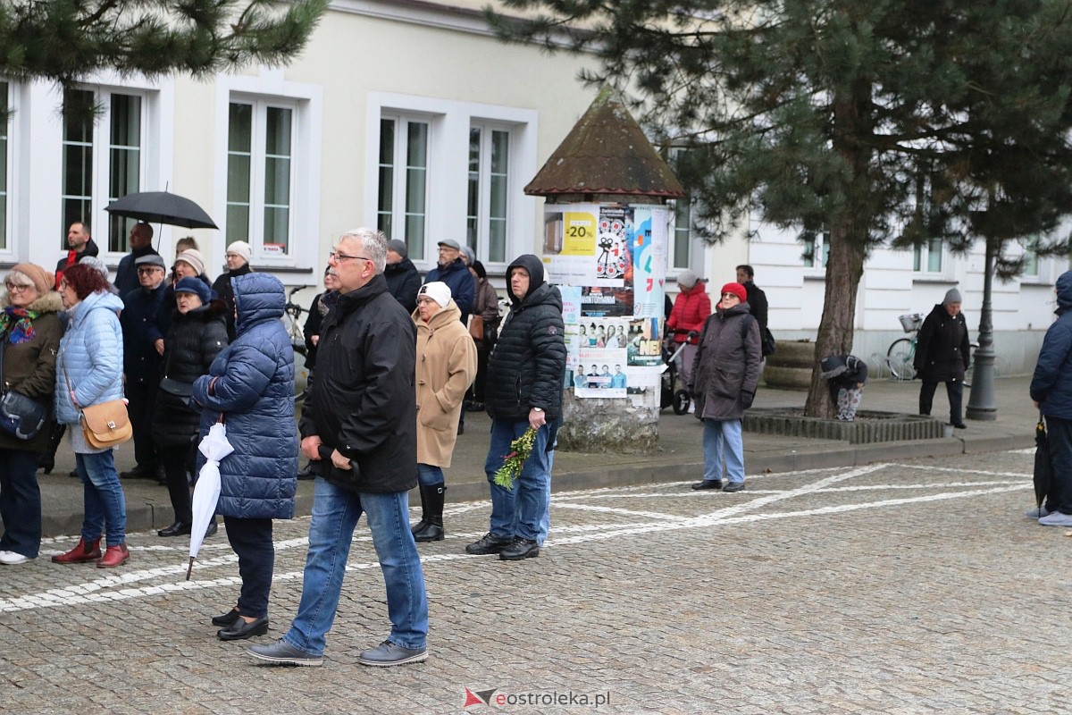 Ostrołęka oddała hołd Janowi Pawłowi II [02.04.2023] - zdjęcie #27 - eOstroleka.pl