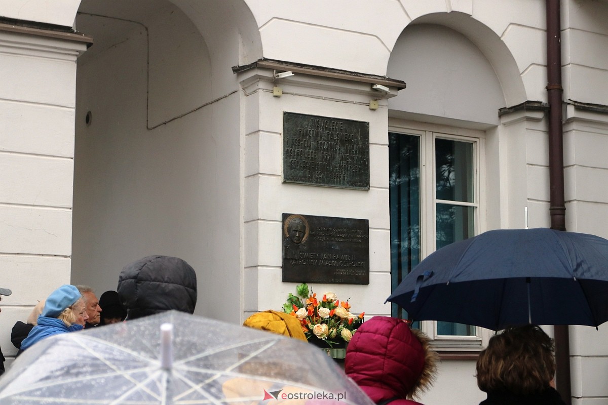Ostrołęka oddała hołd Janowi Pawłowi II [02.04.2023] - zdjęcie #21 - eOstroleka.pl