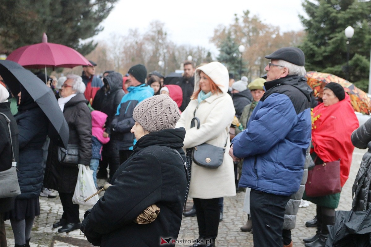 Ostrołęka oddała hołd Janowi Pawłowi II [02.04.2023] - zdjęcie #20 - eOstroleka.pl
