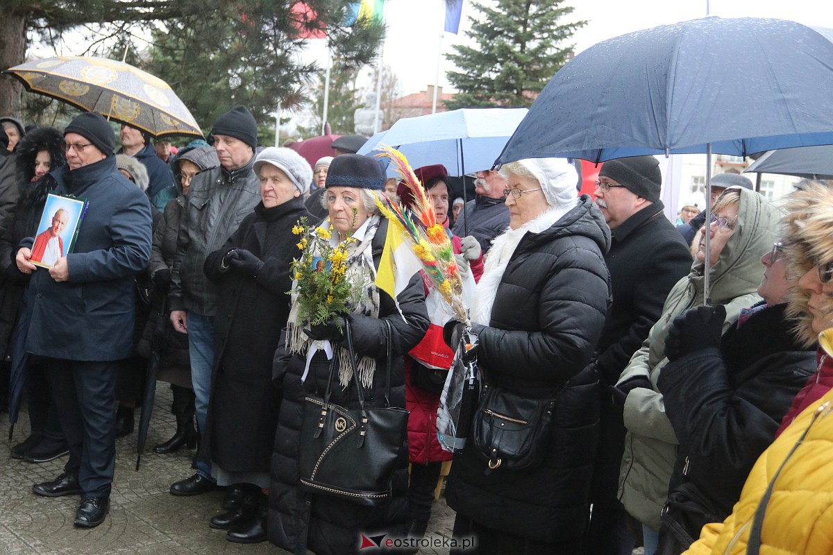 Ostrołęka oddała hołd Janowi Pawłowi II [02.04.2023] - zdjęcie #17 - eOstroleka.pl