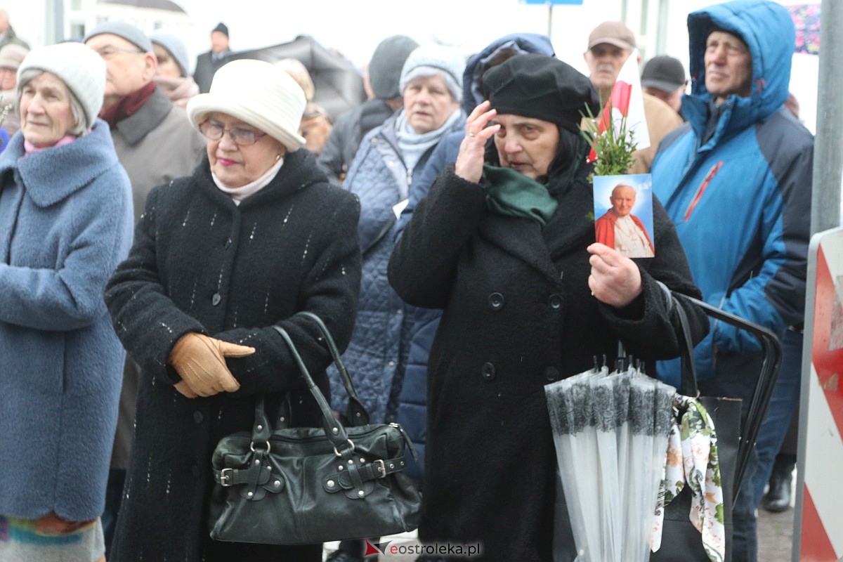 Ostrołęka oddała hołd Janowi Pawłowi II [02.04.2023] - zdjęcie #16 - eOstroleka.pl
