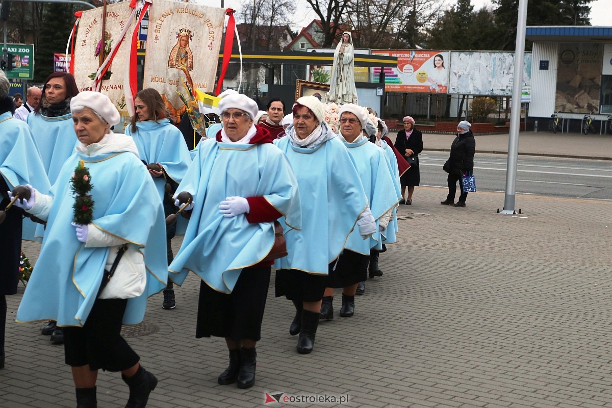 Biały Marsz w hołdzie Janowi Pawłowi II w sanktuarium św. Antoniego [02.04.2023] - zdjęcie #12 - eOstroleka.pl