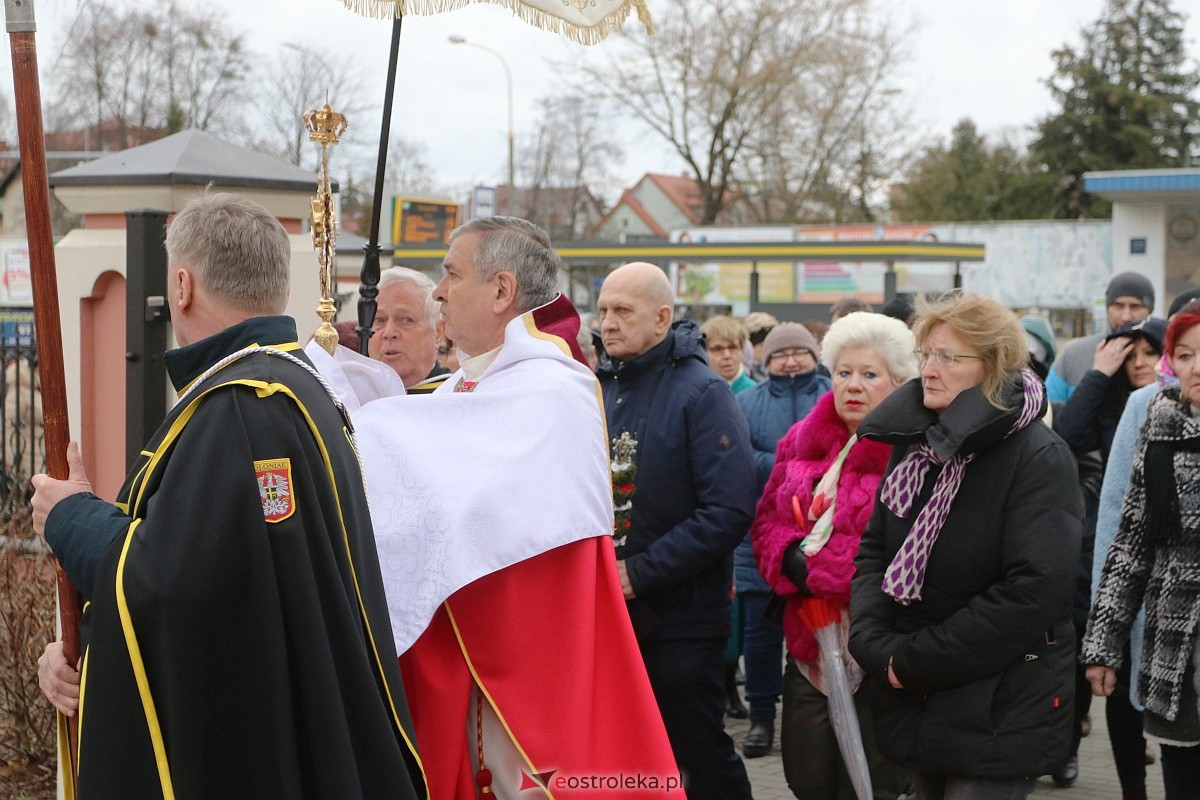 Biały Marsz w hołdzie Janowi Pawłowi II w sanktuarium św. Antoniego [02.04.2023] - zdjęcie #19 - eOstroleka.pl