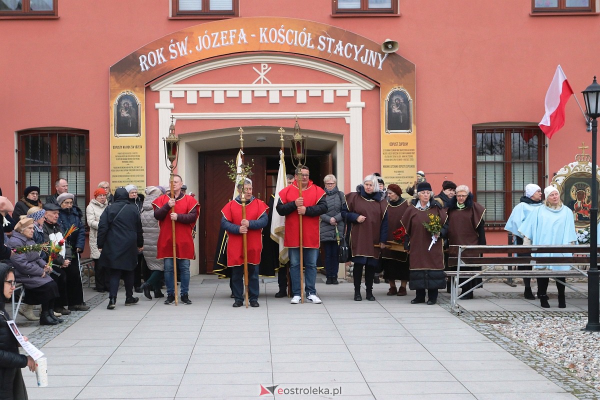 Biały Marsz w hołdzie Janowi Pawłowi II w sanktuarium św. Antoniego [02.04.2023] - zdjęcie #16 - eOstroleka.pl