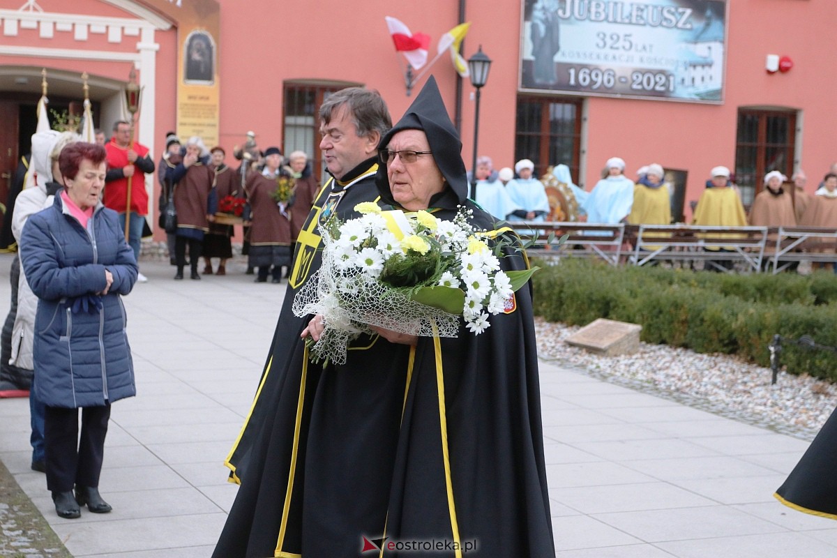Biały Marsz w hołdzie Janowi Pawłowi II w sanktuarium św. Antoniego [02.04.2023] - zdjęcie #27 - eOstroleka.pl