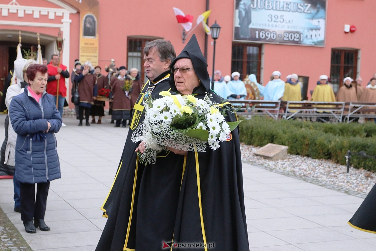 Biały Marsz w hołdzie Janowi Pawłowi II w sanktuarium św. Antoniego [02.04.2023] - zdjęcie #14 - eOstroleka.pl