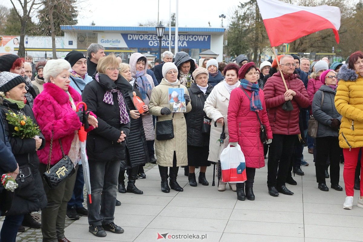 Biały Marsz w hołdzie Janowi Pawłowi II w sanktuarium św. Antoniego [02.04.2023] - zdjęcie #7 - eOstroleka.pl